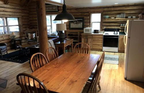 Peaceful Waterfront Log Cabin near Crater Lake National Forest, Oregon - Foto 29