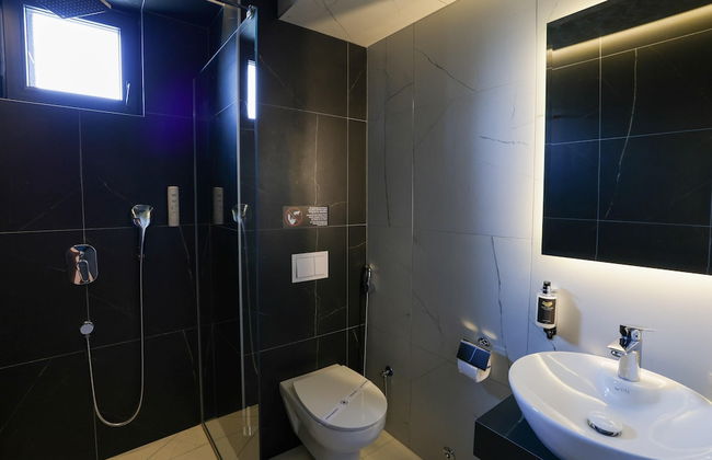 Nest Suites - Photo 34