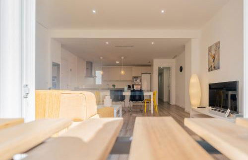 Modern, Stylish Apartment with balcony - Photo 12