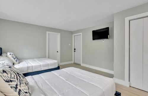 The Shell on Walnut Studio Hollywood Beach Free Parking - Photo 10