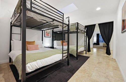 Hot Tub with A View and Large Back Deck & Game Room - Foto 27