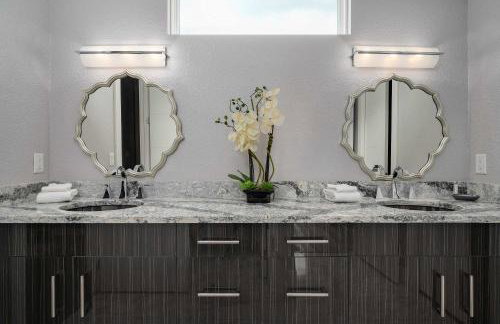 Luxury 6BR Villa w Pool & Cinema 4mi to Disney - Foto 34