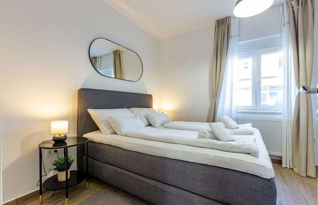 Exquisite Prestige Luxury Apartments With Shared Pool - Photo 5