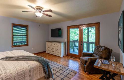 Lakefront Point Retreat on Nantahala Lake with Dock - Foto 23