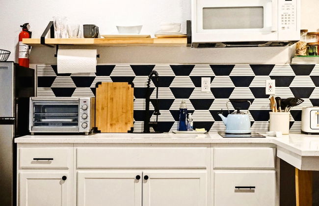 Vintage Studio 6min-plaza Dist Full Kitchen - Photo 9