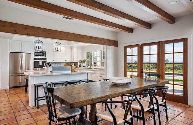 Wellsona Vineyard Retreat Pool Hot Tub Views Main Home Guest Home - Photo 8