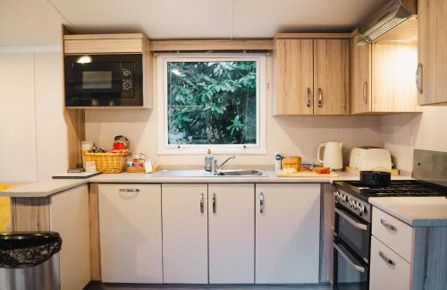 Beautiful 3bed Caravan on Windermere - on White Cross Bay Holiday Park - Photo 23