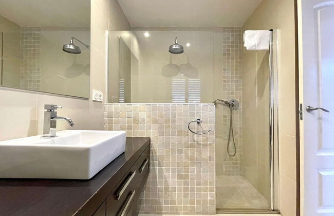 Sunlit Villa Near Golf - Foto 24