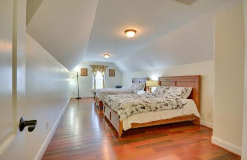 High Point Vacation Rental with Private Deck! - Photo 23