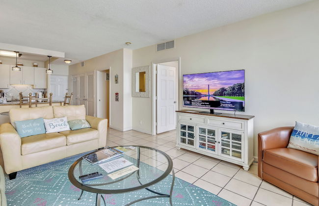 Beachfront Getaway by Ryson Vacation Rentals - Photo 15