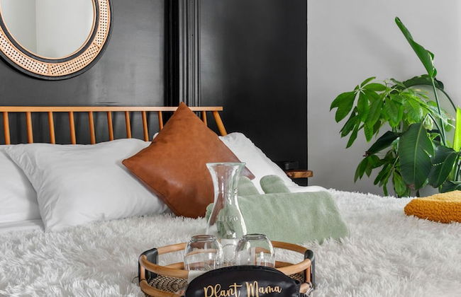 NEW Luxe Pet Friendly Free Parking Downtown - Foto 13