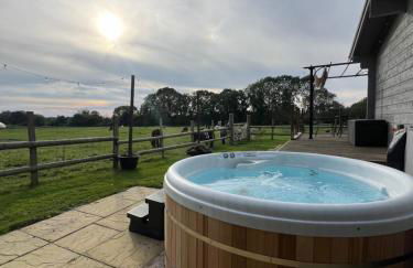 The Alpaca Cabin - Photo 33