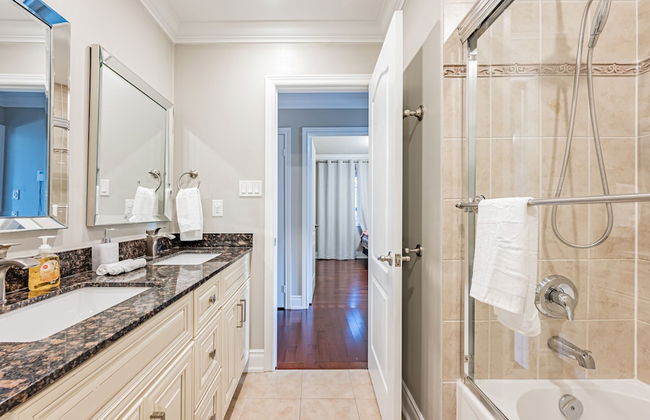 Luxury Villa - Mississauga Square One - Photo 33