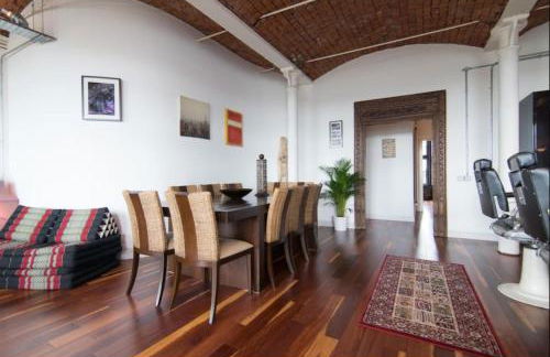 Loft Apartment - Photo 7