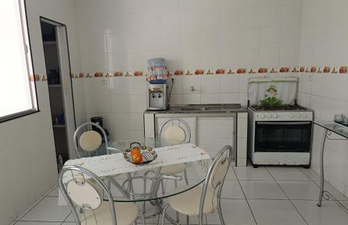 Apartamento Amplo e familiar em frente à Igreja do Céu - Foto 2
