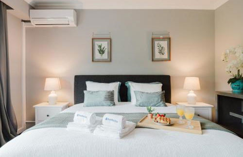 Elegant Riverfront Flat | Pool & Sports by Host Wise - Foto 10