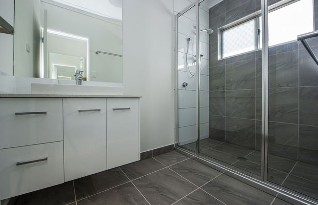 Magnetic Daze - Photo 24