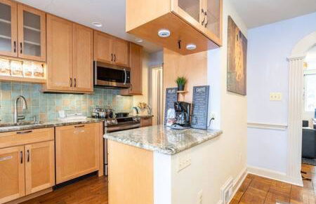 Spacious 4BR CozySuites in Old Town Alexandria - Foto 16