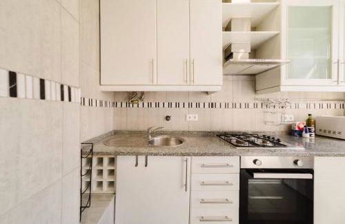 Chiado Gem Private Pool & Patio Retreat - Photo 55