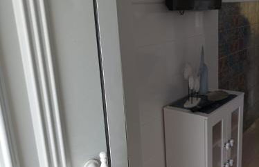 Blue And Gold Cozy Home - Photo 27