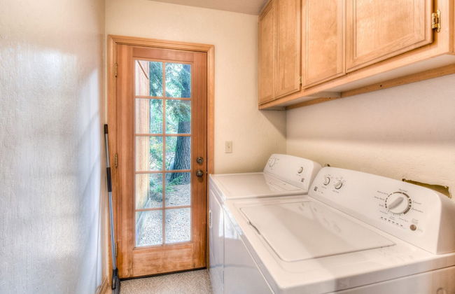 Relax at Rustic Tahoe Charm Minutes to Lake - Foto 23