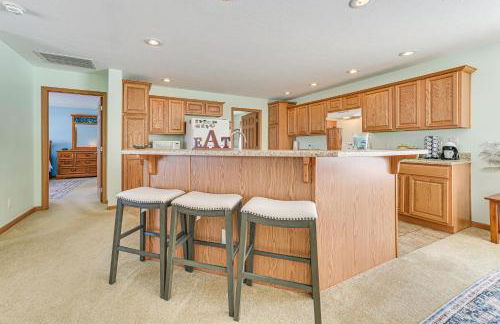 Lakefront Home with Yard and Views in Cheboygan! - Foto 7