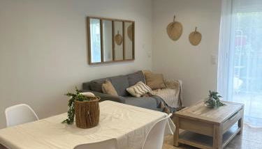 LE TERRACOTTA COTE D'AZUR - Proche PLAGE - Terrasse & Confort - CLIM - Parking et Wifi Gratuit- OFFRE SPECIALE - Foto 3