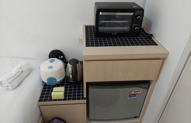 Cozy And Minimalist Studio (No Kitchen) At Aeropolis Apartment - Foto 4