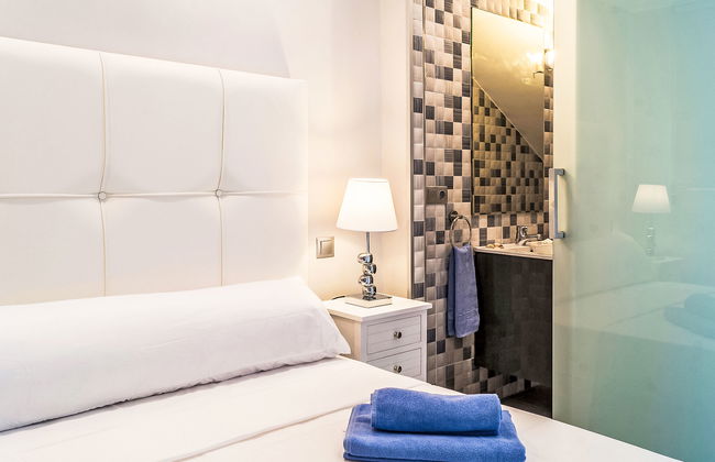 2 bedroom Apartment in Marbella with swimming pool and garden - Photo 11