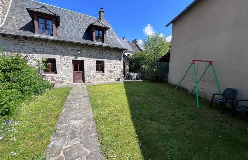 Maison cosy à Lanobre + Jardin - Photo 12