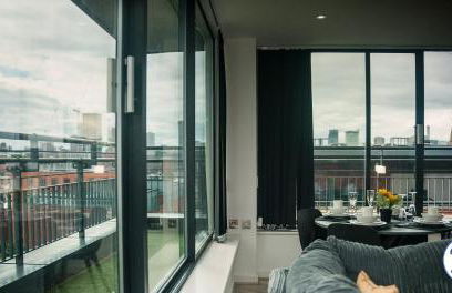 Penthouse - Amazing City Skyline Views - Free Parking - Balcony - Utilita Arena - New St Station - Bullring Shopping - Foto 53