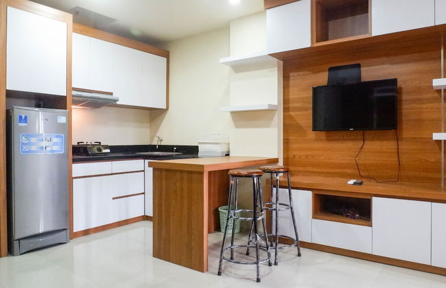 Best Deal 1BR Apartment at Menara Rungkut - Foto 5