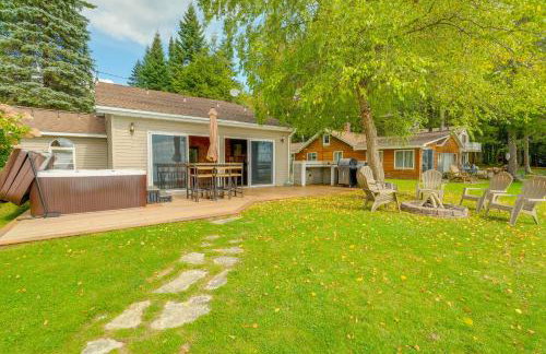 Kalkaska Retreat Private Hot Tub, Dock, Fireplace - Foto 24