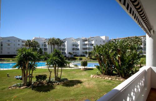 MARBELLA BANUS SUITES - Banús Playa Rocío - 3BR - 3BA - Direct Beach & Sea Access Complex - Outdoor Terrace w Garden Views - Pool - 3 Min Walk to Puerto Banús & Corte Ing Luxury Shopping - Ideal for Families - Foto 36