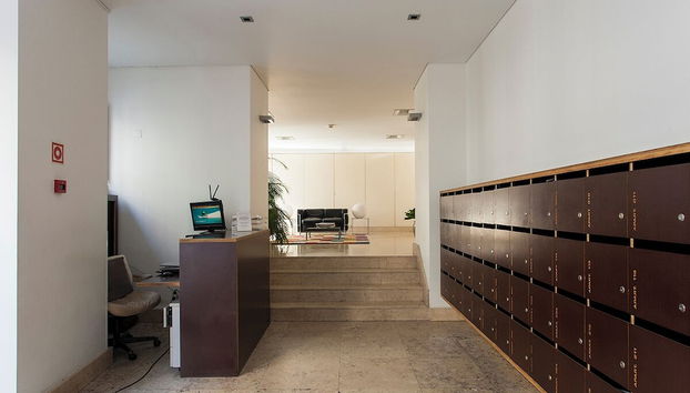 JOIVY Color-block studio w/workspace &free parking at the heart of Santa Catarina - Foto 3, Vestíbulo