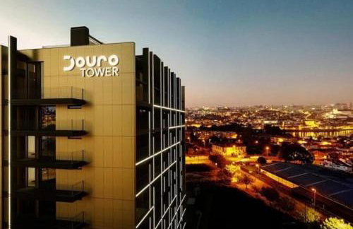 New Douro Tower 206 with shared pool and parking - Photo 18
