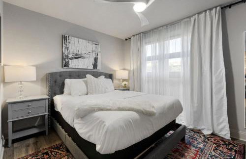 Upscale Dallas 2-Bed Condo Patio & Resort Pool - Foto 22