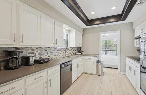 Best of Allen at Fountain Park - 5BD-2BA with Pool - Foto 16