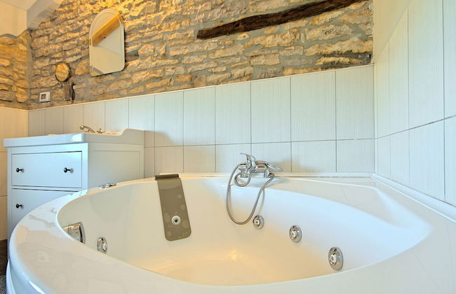 Perfect for Children, Garden With Pool, Playground and Walk in Whirlpool - Foto 25