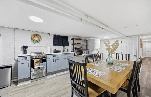 Airport Haven - Cozy 2BR Apt 5 Min Away - Foto 2