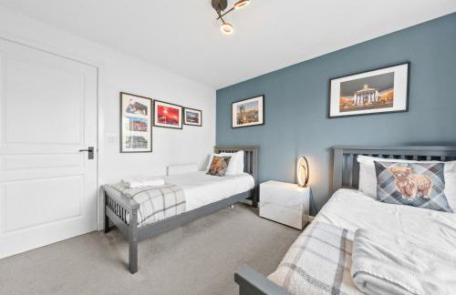 Modern Stirling Apartment - Free Parking - Photo 27