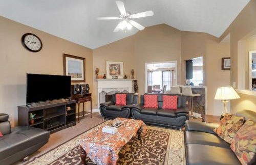 Atlanta Retreat with 2-Car Garage, Fenced Yard home - Foto 4