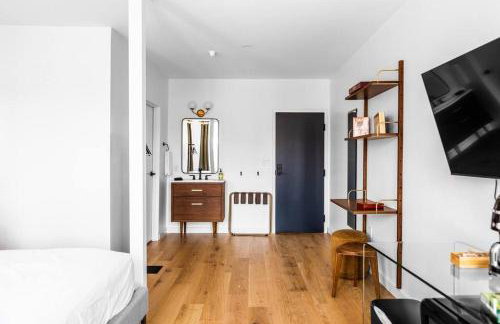 West Market Square View, Historic Hotel DTWN, King Bed, Room # 401 - Foto 3