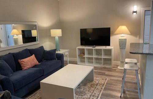 Siesta Key Village-Suite #4: A block to the Beach! - Foto 1