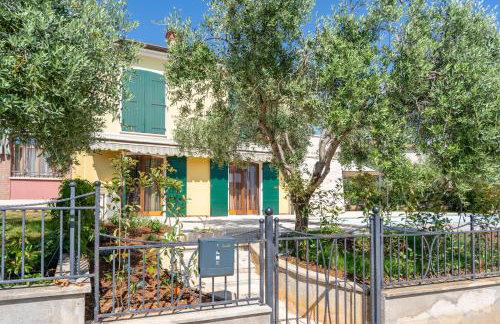 Charming Orange Apartment with Private Pool and Garden Oasis - Foto 5