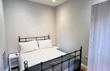 FRESH Flat in Leek, Staffordshire - Photo 21