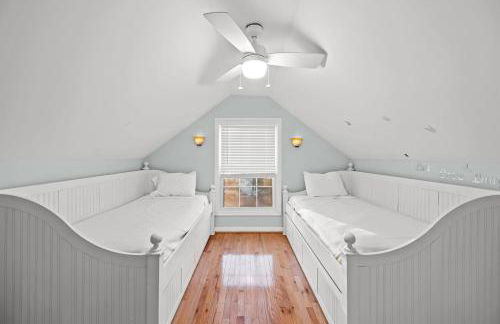 Lakefront, Private Covered Dock, Huge Balconies - Foto 12