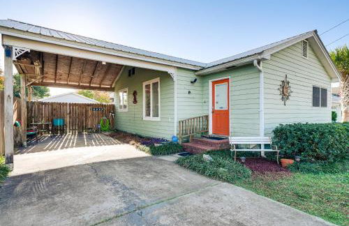 Cozy PCB Cottage about 1 Block to Beach! - Photo 1