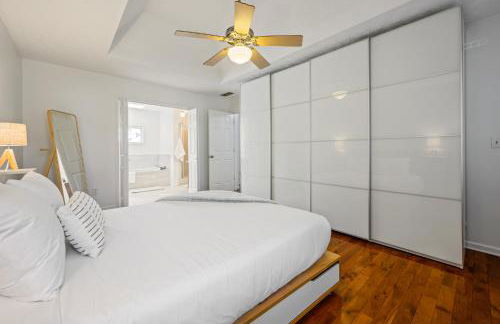 2 Story Home With Sunroom & Cozy Deck Close To KSU - Foto 8