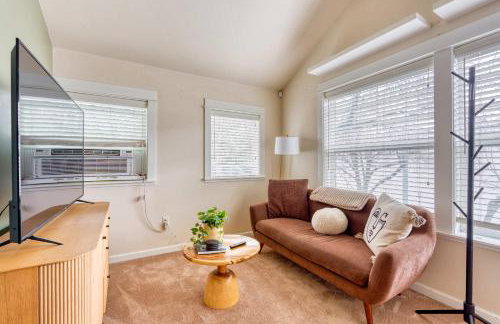 Elegant NW Portland Suites - Central Walkable Stay - Photo 2